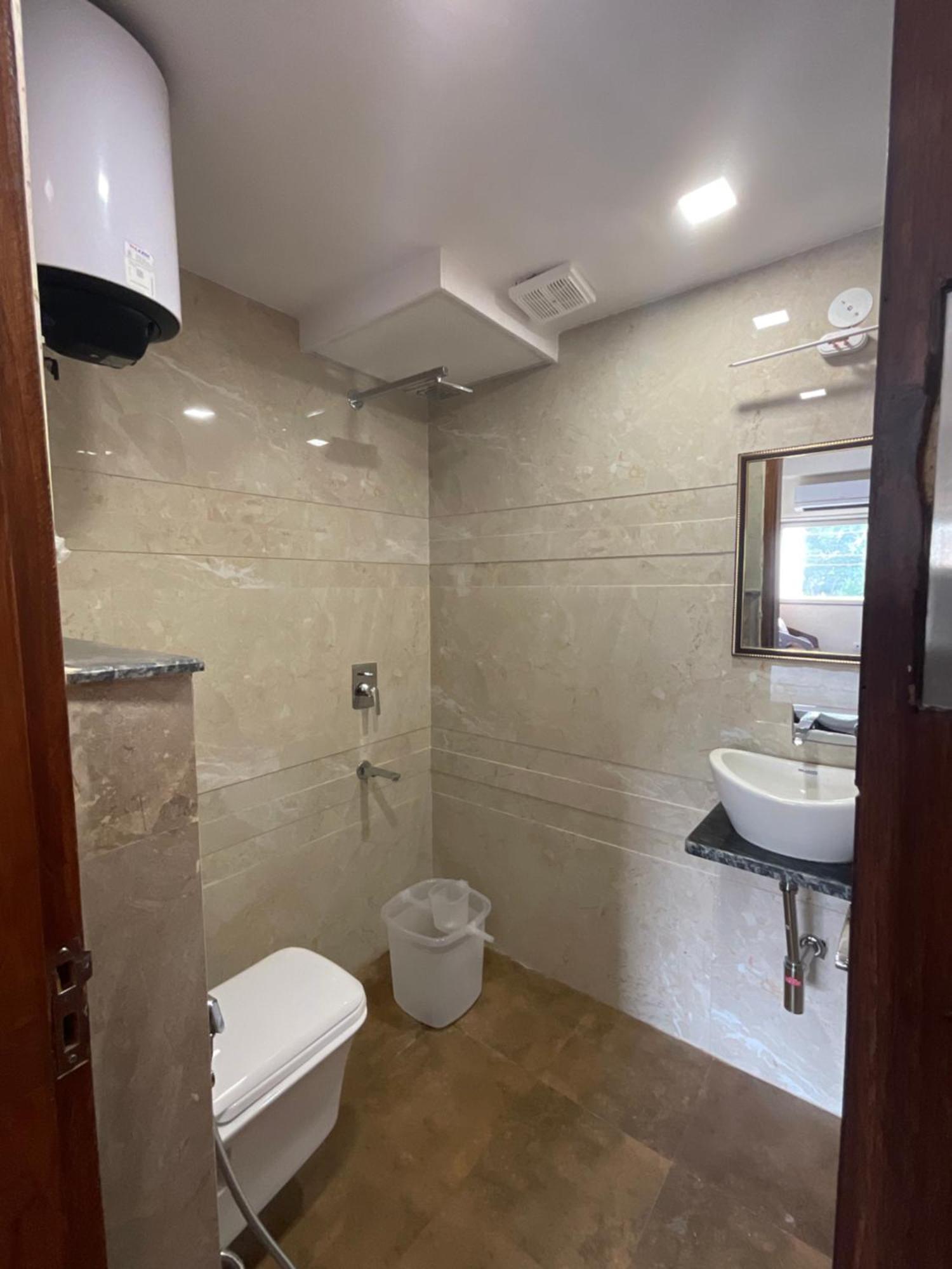 Downtown Studios Гургаон Экстерьер фото
