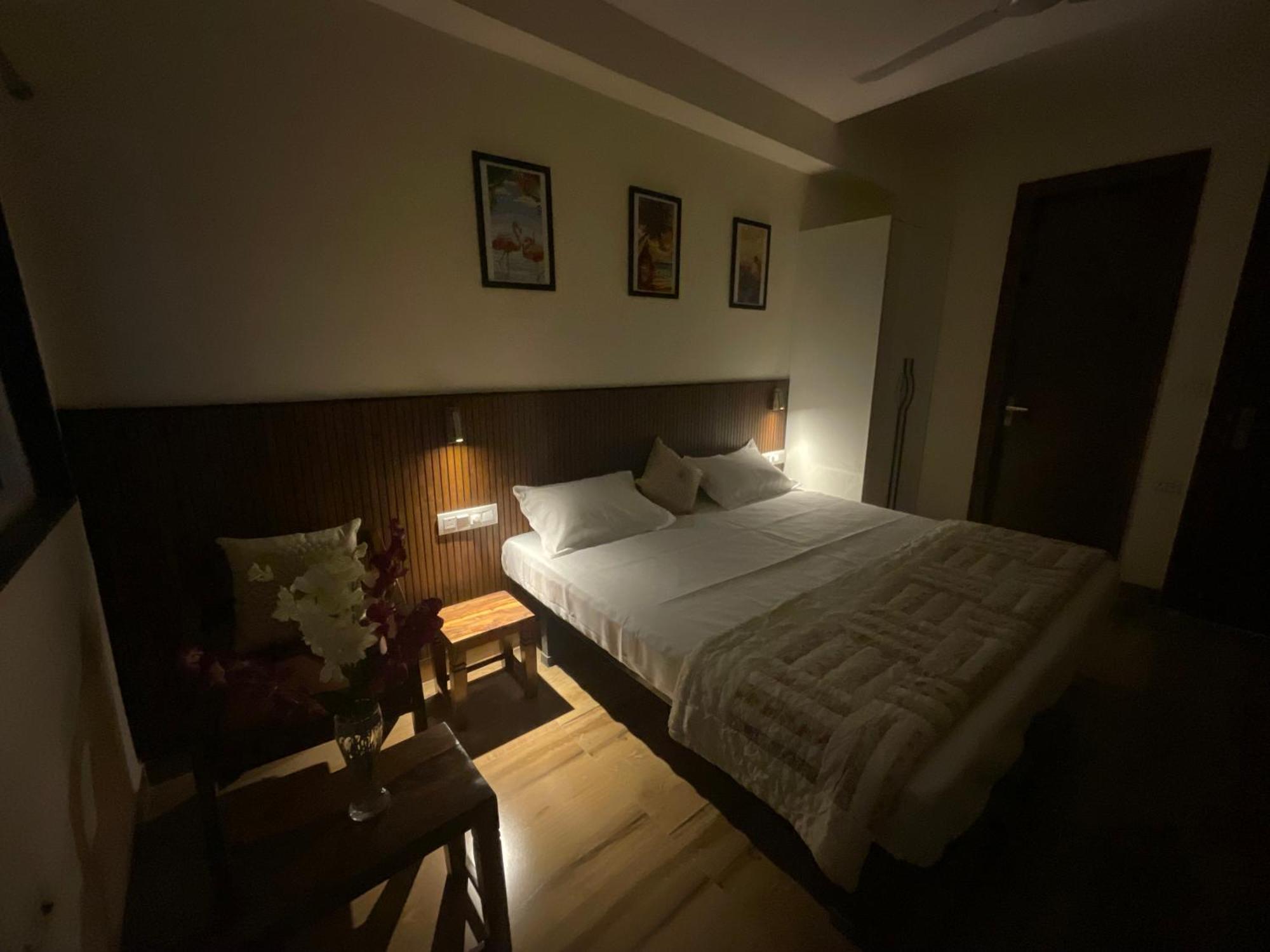 Downtown Studios Гургаон Экстерьер фото